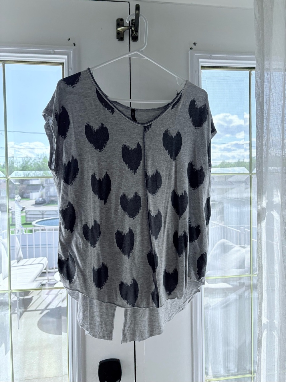 Women’s Gray Heart Print Short Sleeve Top - Picture 1 of 3